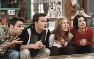 ۱۵ صحنه بامزه چندلر بینگ در سریال «فرندز»