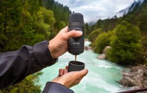 چرا همه به یک اسپرسوساز سفری نیاز داریم؟ (معرفی بهترین‌های بازار)